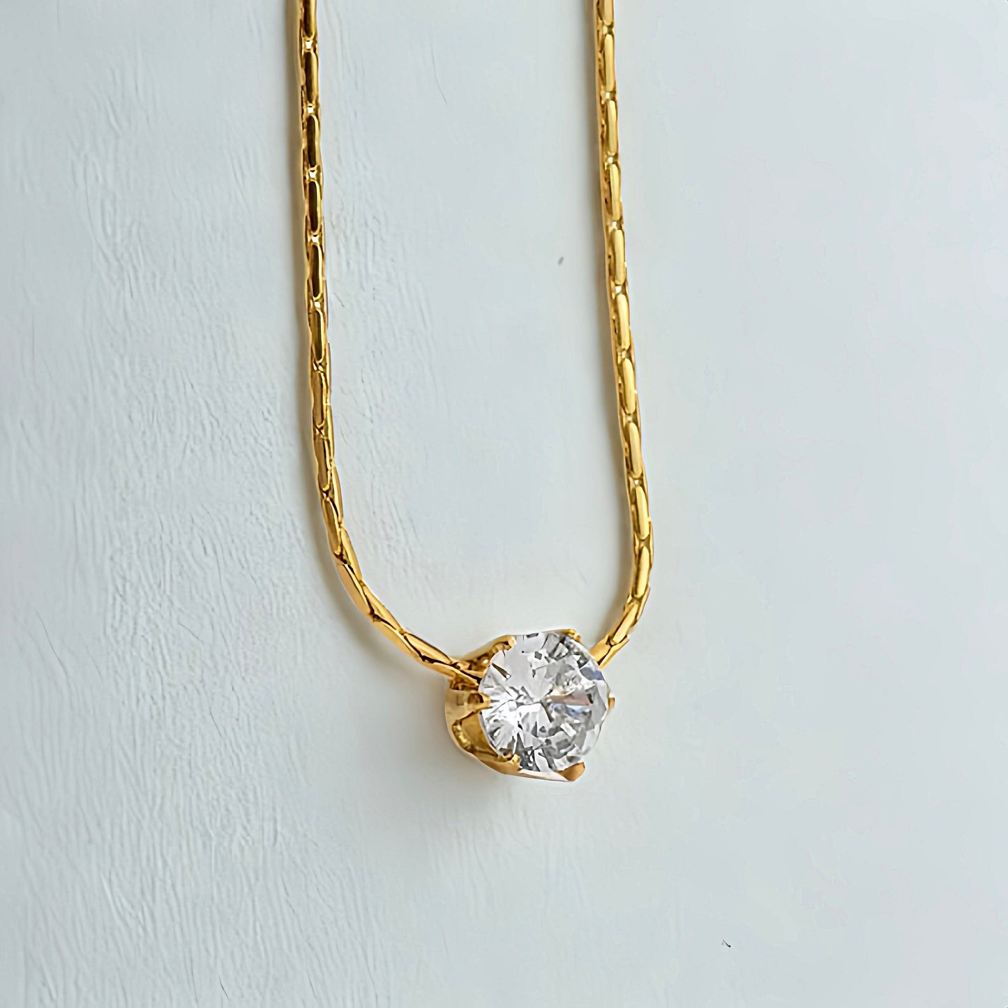Lumi Solitaire Necklace